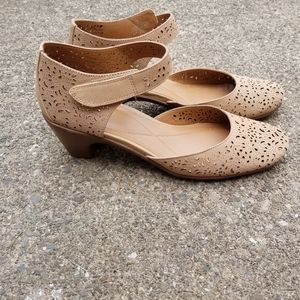 Easy Spirit Cindie Mary Jane Sandals